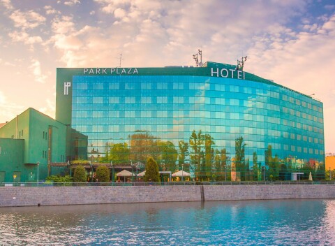Vroclav: Pobyt v centre len 700 m od katedrály v Hoteli HP Park Plaza **** s raňajkami a saunou + deti zdarma