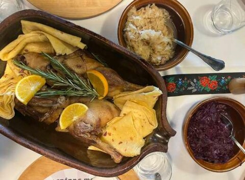 Husacie alebo kačacie hody pre 4 osoby v reštaurácii Leberfinger na nábreží Dunaja