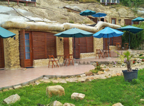 Maďarský Sirok v špeciálnych jaskynných apartmánoch neďaleko Egeru s celodenným vstupom do kúpeľov.