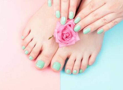 Manikúra, pedikúra, gélové nechty aj Spa Wellness mokrá pedikúra v Beauty Palace Bratislava