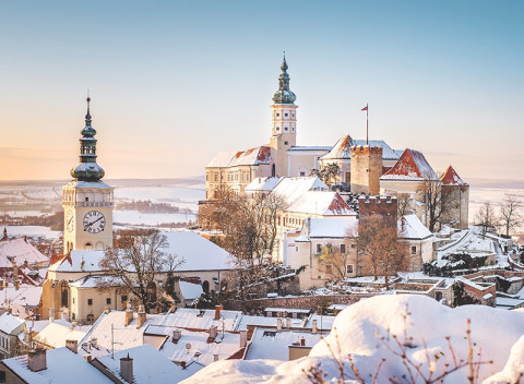 Južná Morava: romantický Mikulov v hoteli s degustáciou a fľašami unikátnych vín a raňajkami.