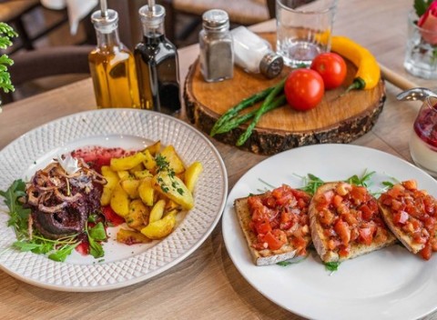 Fettucine alebo hovädzie líčka na víne – trojchodové menu v The Park Restaurant.