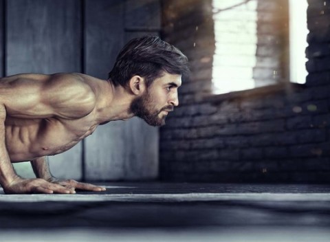 Individuálne tréningy s osobným fitness trénerom, ktorý vám pomôže dosiahnuť vysnívanú postavu.