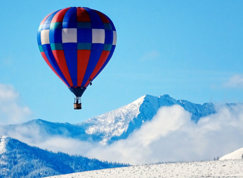Let balónom nad Slovenskom kedykoľvek počas roka - originálny darček a zážitok na celý život.