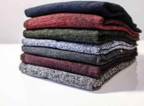 Kvalitné pánske pulóvre značky CAPPON, vhodné na voľný čas, do práce i na spoločenskú akciu.