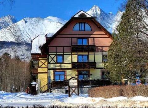 Vila Park*** s nádherným výhľadom na panorámu tatranských štítov