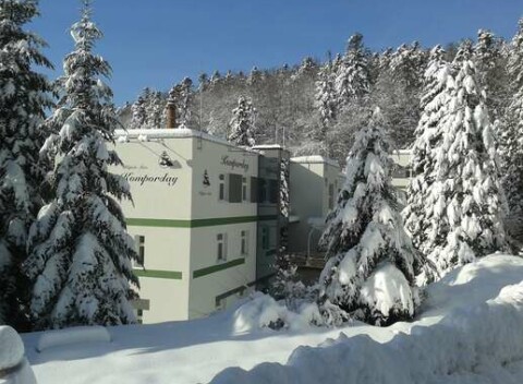 Liečebný 7-dňový pobyt v Kúpeľoch Štós s polpenziou a liečebnými procedúrami podľa zvoleného typu pobytu