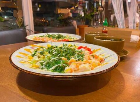 Poké bowl set pre 2 osoby v pravej vietnamskej reštaurácii Gao Restaurant