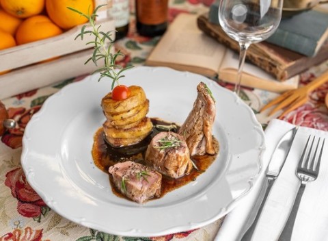 Farebné talianske 4-chodové menu pre dve osoby v reštaurácii Maximilián.