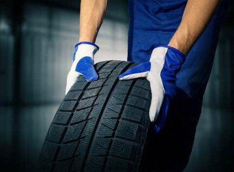 Prezutie a vyváženie pneumatík v autoservise LongLife pre osobné alebo SUV auto