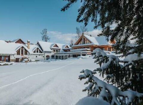 Rodinná dovolenka v Garden Hotel & Resorte ORAVSKÝ HÁJ**** so skipasom, stravou, bazénom aj vírivkou