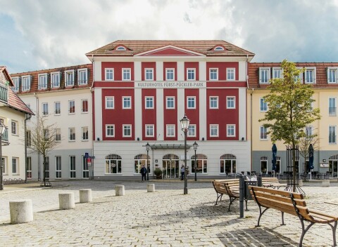 Bad Muskau pri parku UNESCO: 4* Kulturhotel Fürst Pückler Park s raňajkami a saunou + zľava na procedúry