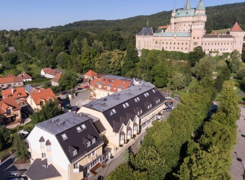 Prežite čarovné chvíle v Bojniciach! Privíta vás Hotel Pod Zámkom, ktorý ponúka aj wellness.
