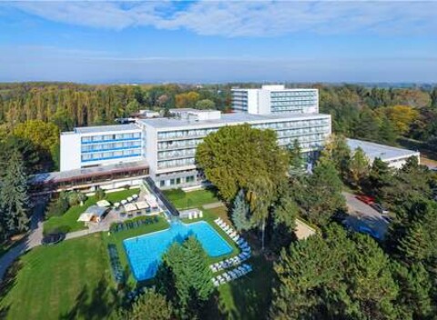 4-hviezdičkový Hotel Splendid*** s polpenziou, wellness a extra procedúrou v termálnych kúpeľoch Piešťany