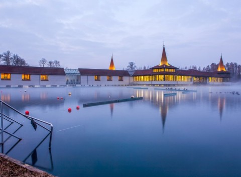 Hévíz: wellness pobyt v Hoteli Erzsébet *** so vstupenkou k termálnemu jazer.u