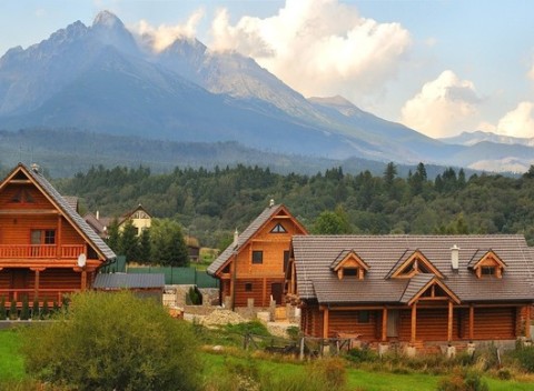 Krásne 4* apartmány vo Vysokých Tatrách s možnosťou športových balíčkov pre celú rodinu.