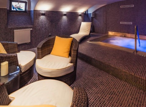 Chvíle plné romantiky pre dvoch v privátnom wellness v Trenčianskych Tepliciach.