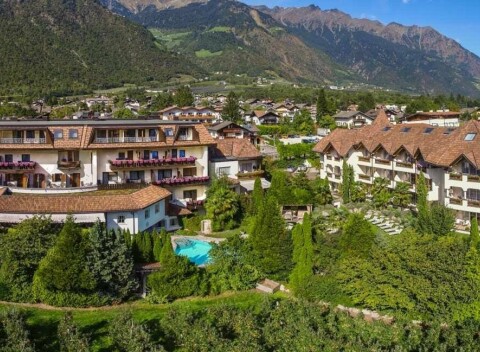 Stredomorská oáza v údolí Vinschgau: Hotel Rössl ****+ s polpenziou, kúpacím jazierkom, wellness a programom