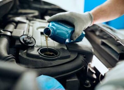 Výmena oleja aj dezinfekcia klimatizácie v autoservise Navigates