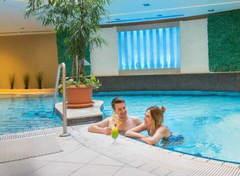 Wellness dovolenka v hoteli Palace**** len kúsok od jazera Hévíz s 2 deťmi zdarma