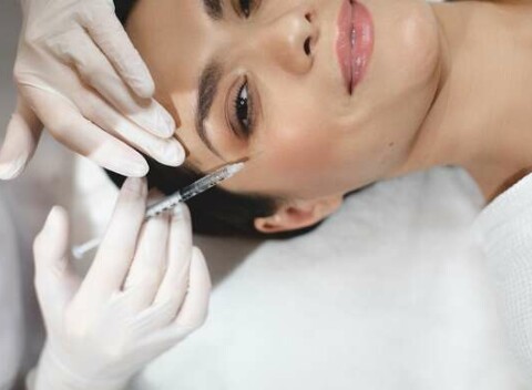 Omladnutie bez skalpela vďaka aplikácii botulotoxínu v Eleonor Esthetic