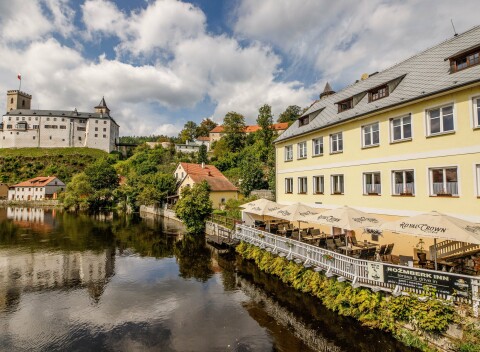 Šumava len 1 km od hradu Rožmberk v Penzióne Rožmberk Inn s raňajkami a fľašou vína + dieťa do 6 rokov zadarmo