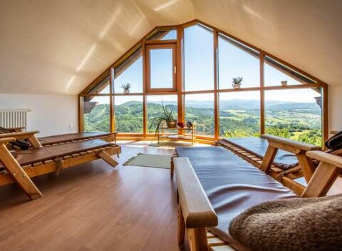 Neobmedzený wellness pobyt s polpenziou v horskom prostredí Starohorských vrchov vo Fuggerovom Dvore s panoramatickým výhľadom
