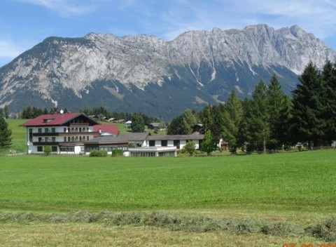 Pobyt v znamení rakúskej kvality a neobmedzeného wellness v Berghof Mitterberg**** blízko ski centra.