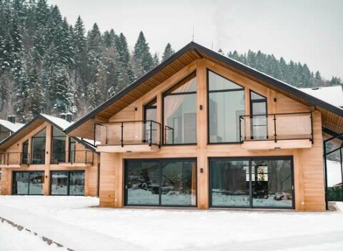 Horský chalet na brehu Dunajca priamo pod Troma Korunami s výhľadom, krbom aj terasou