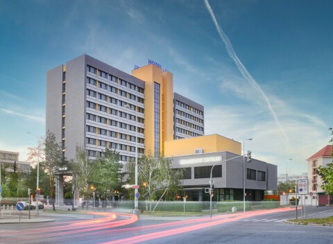 Praha len 5 km od centra: Pobyt v Hoteli ILF *** s raňajkami formou bufetu + zľava do hotelovej kaviarne/baru