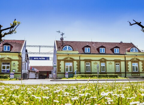 Uherský Brod pri zámkoch v Hotel & SPA centre Palmira *** s raňajkami/polpenziou a privátnou vírivkou + sauna