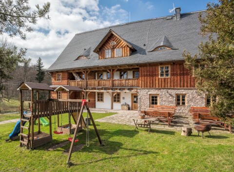 CHKO Orlické hory pri výletných cieľoch: Pobyt v horskom Penzión Samota u Hadince s raňajkami + privátna sauna