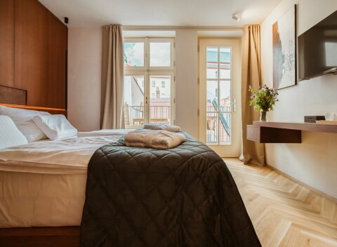 Litomyšl priamo v centre a 250 m od zámku v Penzióne Havran s raňajkovým košom a privátnou vírivkou