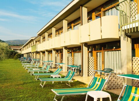 Oddychová dovolenka 1,5 km od Lago di Garda: Park Hotel Oasi **** s polpenziou a bazénom + zľava na golf