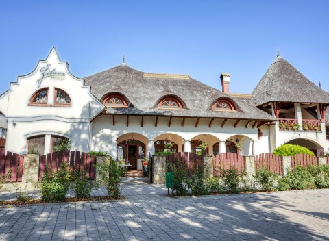 Slovensko: Pobyt neďaleko kúpeľov v Podhájskej v štýlovom Penzióne Žitava s raňajkami alebo polpenziou + bazén