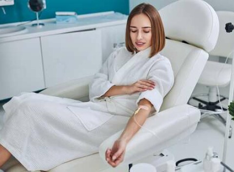 Infúzna terapia vitamínom C na rehabilitačnej Klinike ReFit