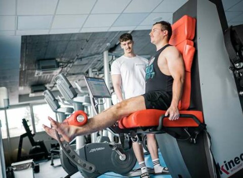 Inteligentný pohyb - funkčný tréning na KINEO Multistation v rehabilitačnej Klinike ReFit