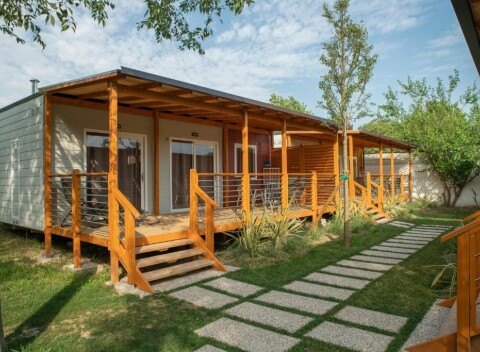 Dovolenka pri najväčšom talianskom jazere: Mobilný domček v 4* Camping Baia Verde s bazénom + animácie