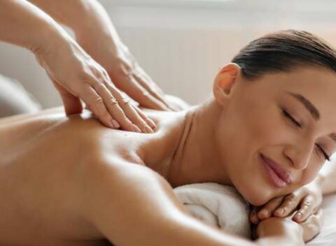 Doprajte si hlboké uvoľnenie od hlavy až po päty v salóne Monavi