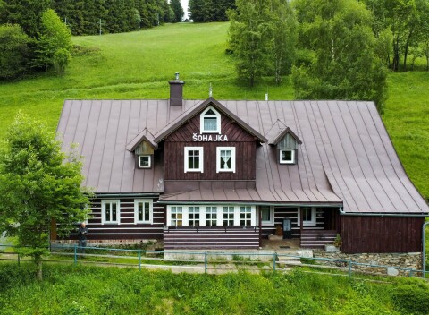 Pec pod Sněžkou: Pobyt v horskej Chate Šohajka s all inclusive stravou a privátnym wellness + zľavová karta