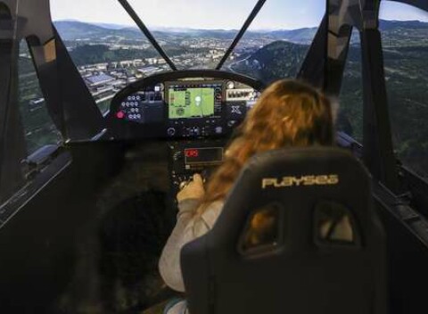 Profesionálny letecký simulátor v jedinečnom Slovenskom múzeu máp