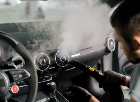 Servis a plnenie klimatizácie, dekarbonizácia motora a ozónová dezinfekcia interiéru