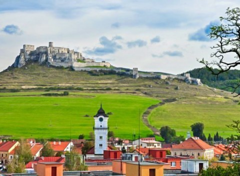 Slovenský raj v Penzióne Podzámok pod Spišským hradom s bazénom a polpenziou.