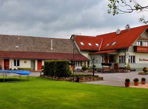 Ubytovanie v srdci Liptova v penzióne Via Mara s krásnym výhľadom na Západné a Vysoké Tatry.