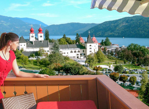 Rakúsko v romantickom Hoteli Staudacher Hof *** pri jazere s raňajkami.