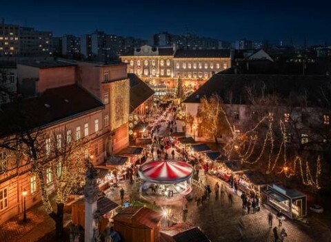 Výlet na adventné trhy do Budapešti s cestovnou kanceláriou Travelholic