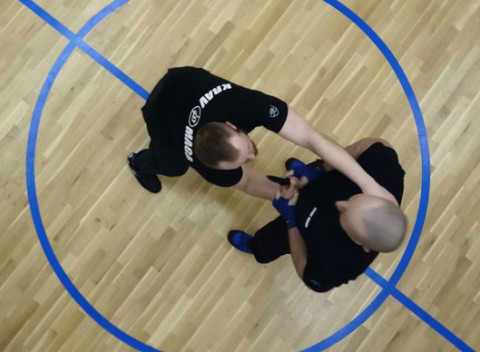 Kurz sebaobrany Krav Maga pre 1 osobu. Dvojmesačný základný kurz - 8 tréningov.