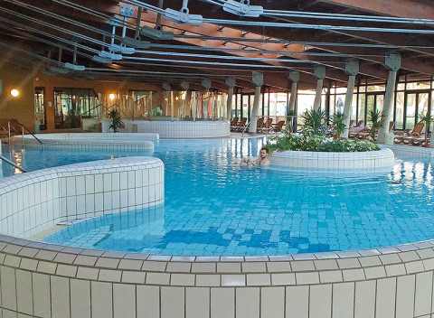 Maďarské kúpele Pápa v penzióne s historickými izbami s raňajkami + platnosť do februára 2020.