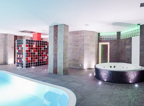 Brno v Hoteli Fontána *** pri priehrade s polpenziou, wellness a bicyklami.