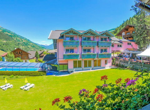 Rakúske Alpy v Hoteli Margarethenbad **** s polpenziou, bazénom a saunami.